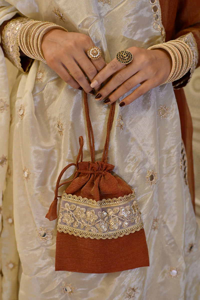 Rust-e-Noor
