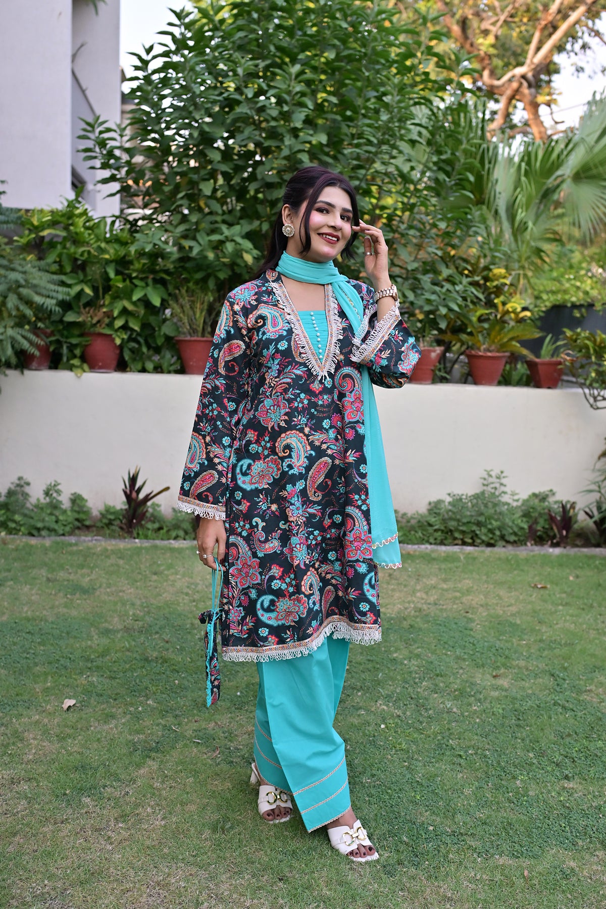 Shan-e-Farshi Suit Set