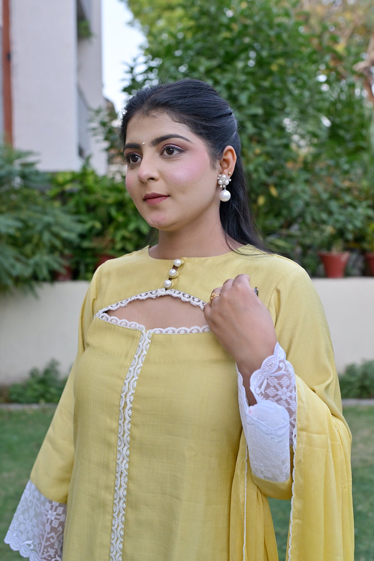 Sunehri Nazakat Suit Set
