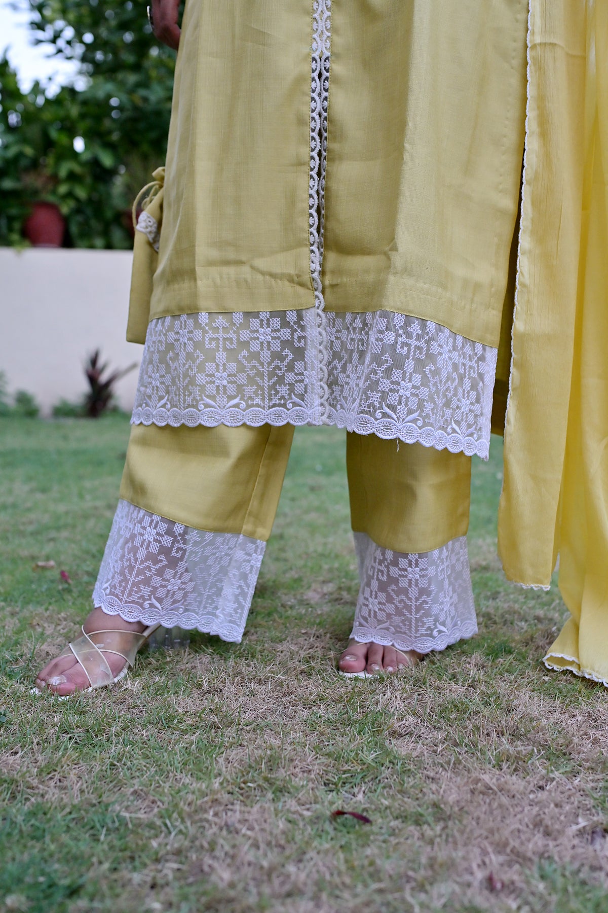 Sunehri Nazakat Suit Set